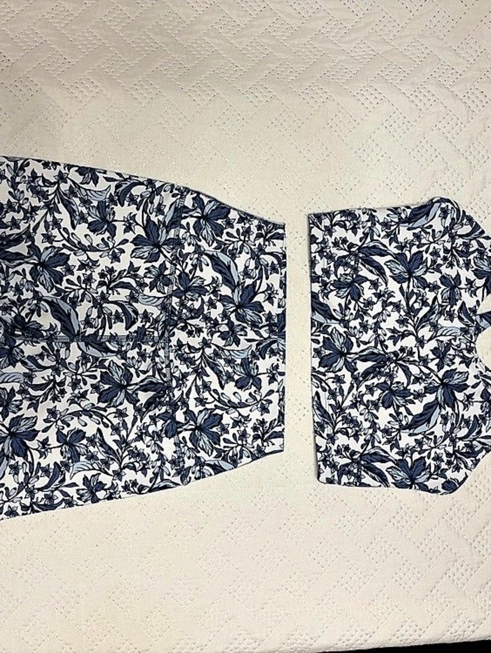 Sage collective Floral workout Set in Blue & White Size XS Like New